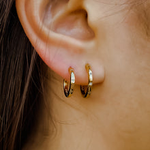 Load image into Gallery viewer, Stella hoops
